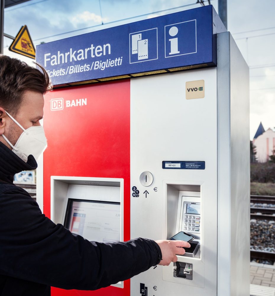 Pilotprojekt Db Und Vvo Testen Bargeldlose Ticketautomaten