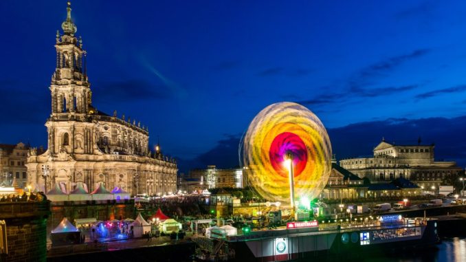 Zum Stadtfest verwandelt sich Dresden in eine große Partylocation. Foto: „Michael Schmidt / CANALETTO – Das Dresdner Stadtfest“