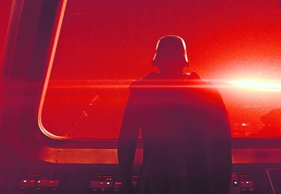 In Star Wars lässt sich d Der gute Jedi-Ritter Anakin Skywalker wird von der dunklen Seite der Macht verführt. en wie ein Bänker vom Kapitalismus. Foto: Lucasfilm/Disney