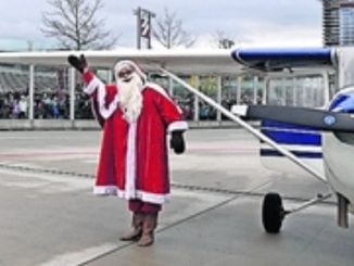 Am 24. Dezember können Kinder am Flughafen Dresden die Ankunft des Weißbarts miterleben. Foto: PR
