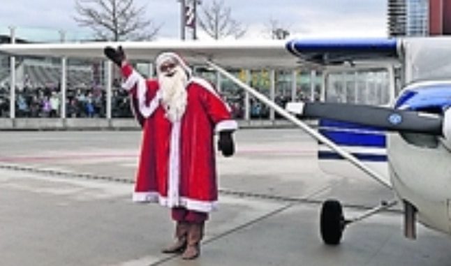 Am 24. Dezember können Kinder am Flughafen Dresden die Ankunft des Weißbarts miterleben. Foto: PR