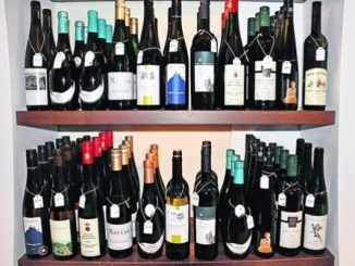 Die Meißner Weine aus der Vinothek an der Salzgasse können – abgesehen vom Alkohol – alle schadlos getrunken werden. Foto: Una Giesecke
