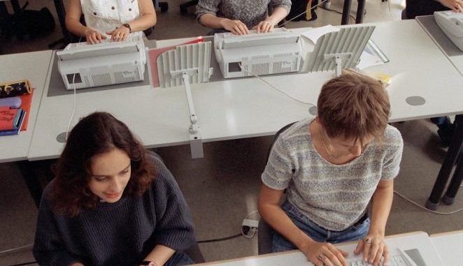 Der Übergang von der Schule zum Beruf soll für Schüler in Sachsen verbessert werden. Foto: Martin Schutt/Archiv