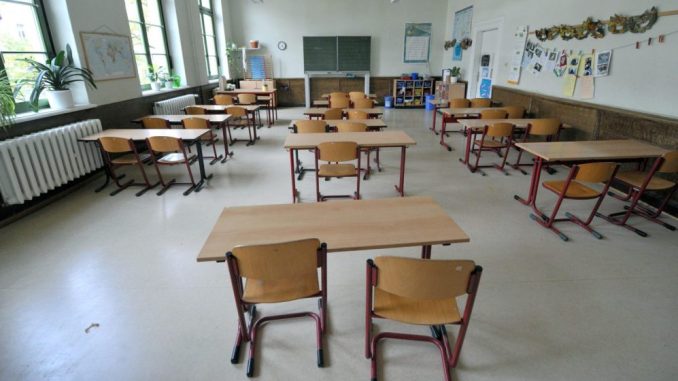 Lehrermangel in Sachsen: Kollegen verzichten auf Vorruhestand. Foto: Peter Endig/Archiv