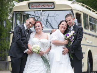 Kristina (29) und Stefan König (29, links) und Patricia (33) und Torsten Hoppe (32) heirateten am 17.07.2017. Foto: Steffen Füssel