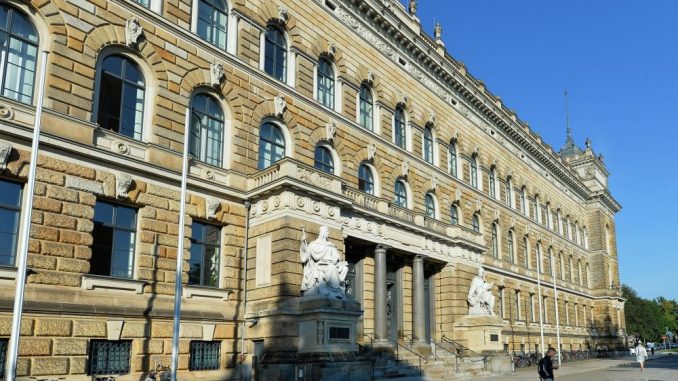 Das Landgericht in Dresden. Foto: Matthias Hiekel/Archiv