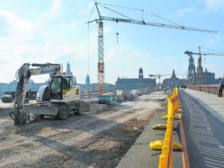 Noch bis zum 31. März sollen die Bauarbeiten auf der Augustusbrücke andauern. Foto: Thessa Wolf