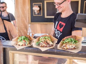 Vom 16. - 18. März findet im Dresdner Ostrapark das Street Food Festival statt. Die Besucher erwarten exotische Speisen und Getränke aus der ganzen Welt. Foto: PR