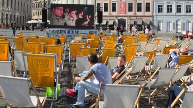 Open-Air-Kino auf dem Neumarkt (Foto: Una Giesecke)