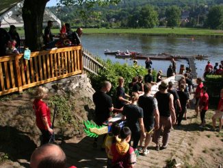 Zum Tag der offenen Tür im Verein Kanusport Dresden e. V. am 1. Mai findet eine traditionelle chinesische Drachenboottaufe statt. (Foto: Verein Kanusport Dresden e. V.)
