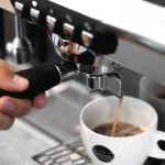 Frisch gemachte Kaffeespezialitäten kann man im Café Milchmädchen in Dresden Gruna genießen (Foto: Christian Chalupka)