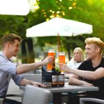 Im Café Milchmädchen in Dresden Gruna kann man sich gemeinsam mit seinen Freunden treffen und den Arbeitstag bei einem Bierchen entspannt ausklingen lassen (Foto: Christian Chalupka)