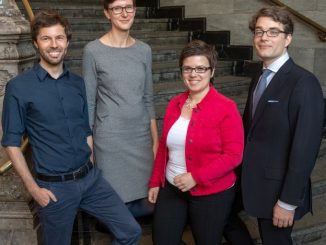 V.l.n.r.: Philipp Kanske, Kristina Musholt, Bernadett Weinzierl, Christoph Lundgreen (Sprecher). Nicht im Bild: Jonas Peters. (Foto: Die Junge Akademie/Peter Himsel)