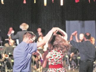 Tanzvergnügen auf dem Septemberball / Foto: Johannstadthalle