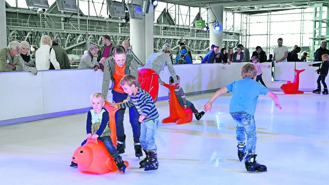 "Airport on Ice" bietet Kufenspaß für die ganze Familie. (Foto: PR)