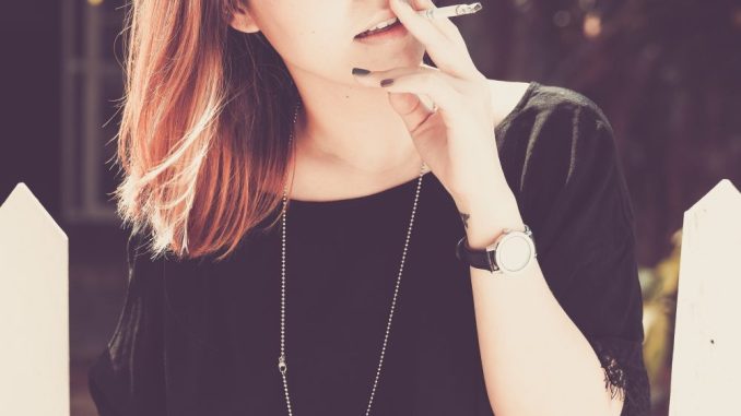 Schülern die Vorteile aufzeigen die es hat, wenn man nicht (erst) raucht - dieses Ziel verfolgt die Aktion "Be smart - don't start". (Foto: pixabay)