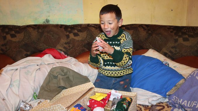 Weihnachtspäckchen Kinder in Not