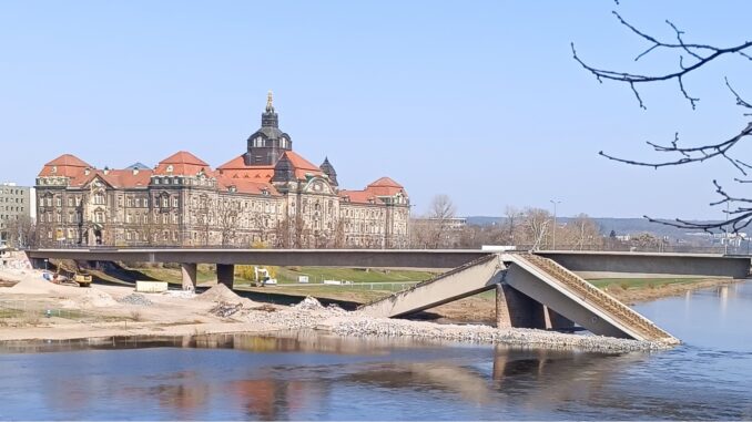 Carolabrücke2_quer