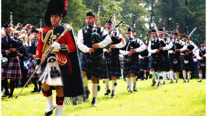 58280324894d5cdefa269194affa2aaf_014 Der Einzug der Pipe Bands ist immer etwas für Augen und Ohren. (Foto: Veranstalter)