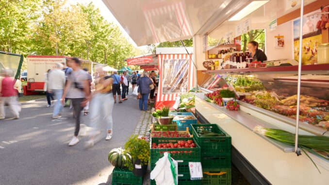 Wochenmarkt Lingnerallee