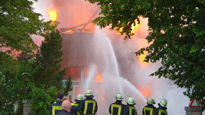 Feuerwehr Rettungsdienst Eins&auml;tze 2025