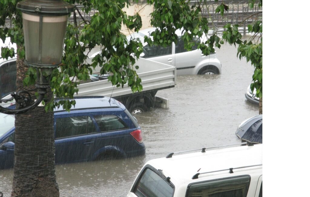Hochwasser Auto Flut Bremsscheiben